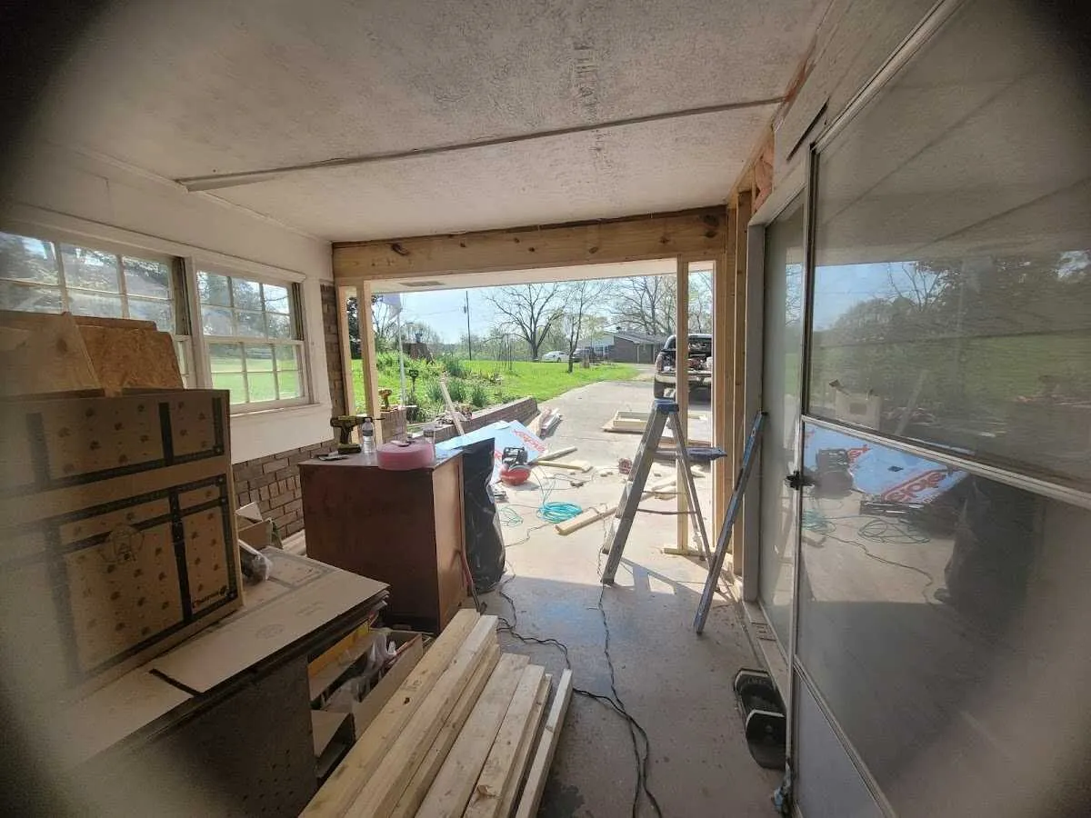 Air movers and dehumidifier for Drying & Dehumidification in Memphis